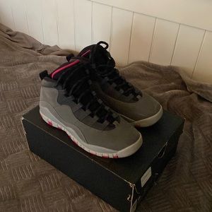 GS Jordan 10 Retro size 6Y “Smoke Grey”